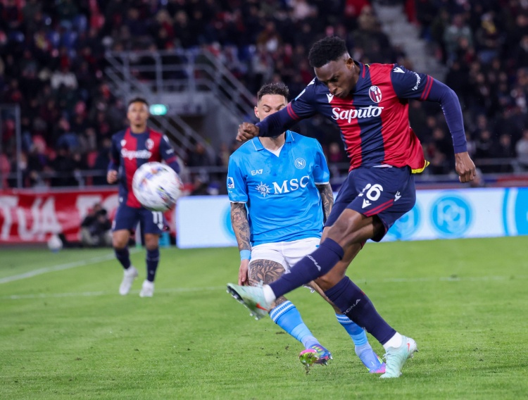 爱游戏升级体验-继续买！记者：桑德兰已报价卢库米，将其视为防线最后一块拼图