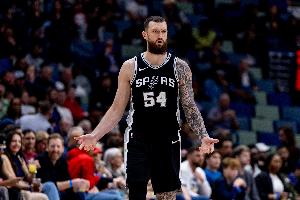 爱游戏新版官网-板凳发力！马刺替补合计贡献47分 韦斯利15分&amp;布兰纳姆13分