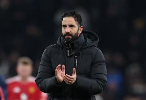 爱游戏升级体验-曼晚：达洛特与多古助力曼联边路攻势，阿莫林两翼齐飞战术见成效