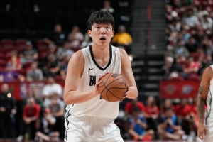 队记：杨瀚森小腿和姚明一样强壮&amp;下肢力量够 但整体力量需提升