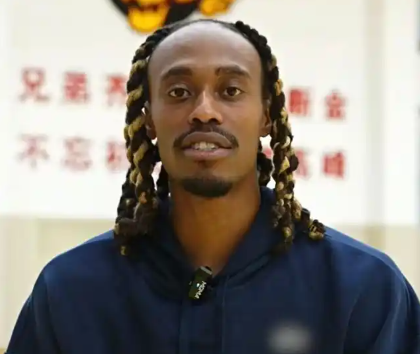 爱游戏运动频道-CBA最幸福的外援！本赛季一场比赛没打，现在转正了