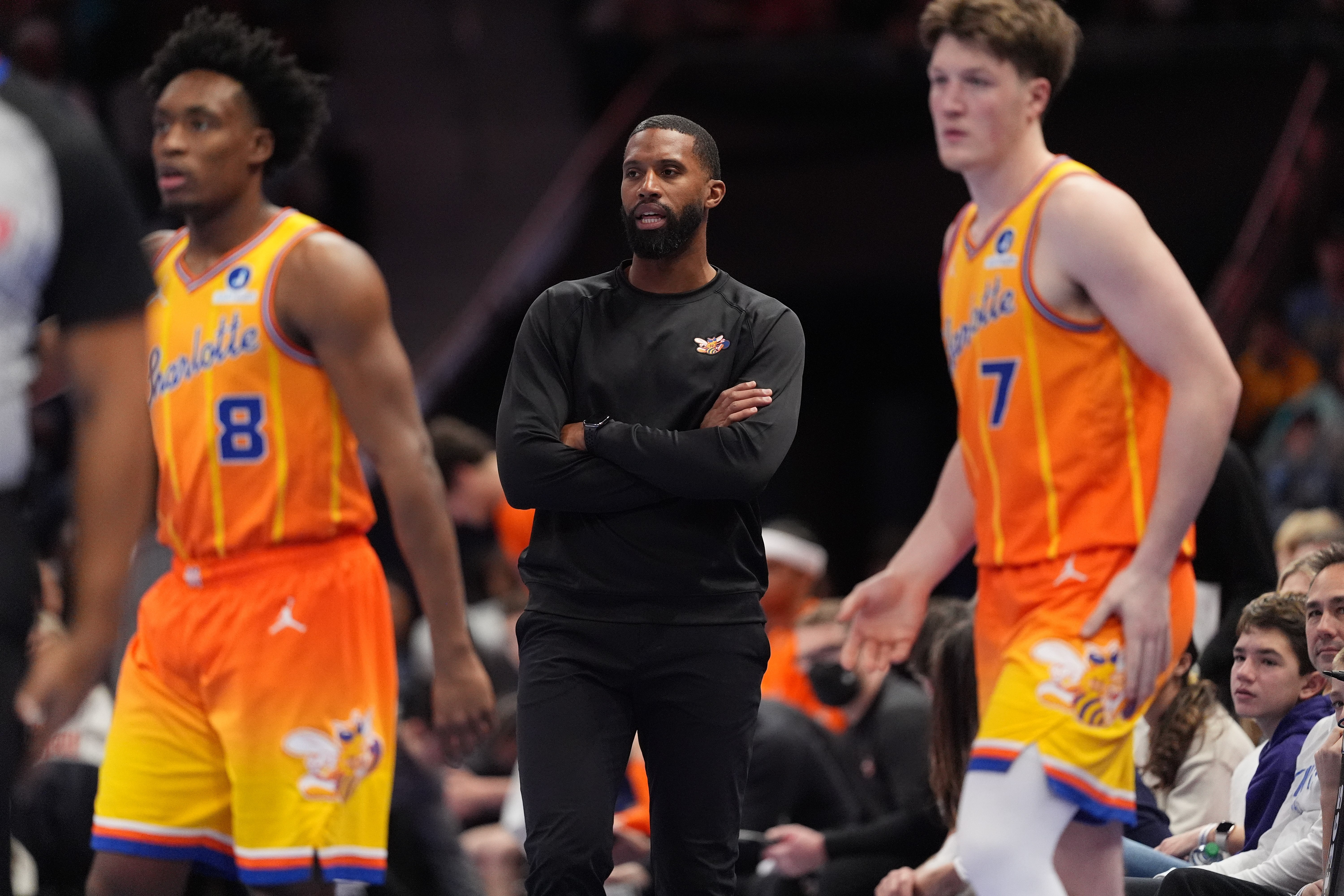 爱游戏运动频道-官方：1月25日黄蜂对阵奇才的比赛因天气原因提前至凌晨1点开球