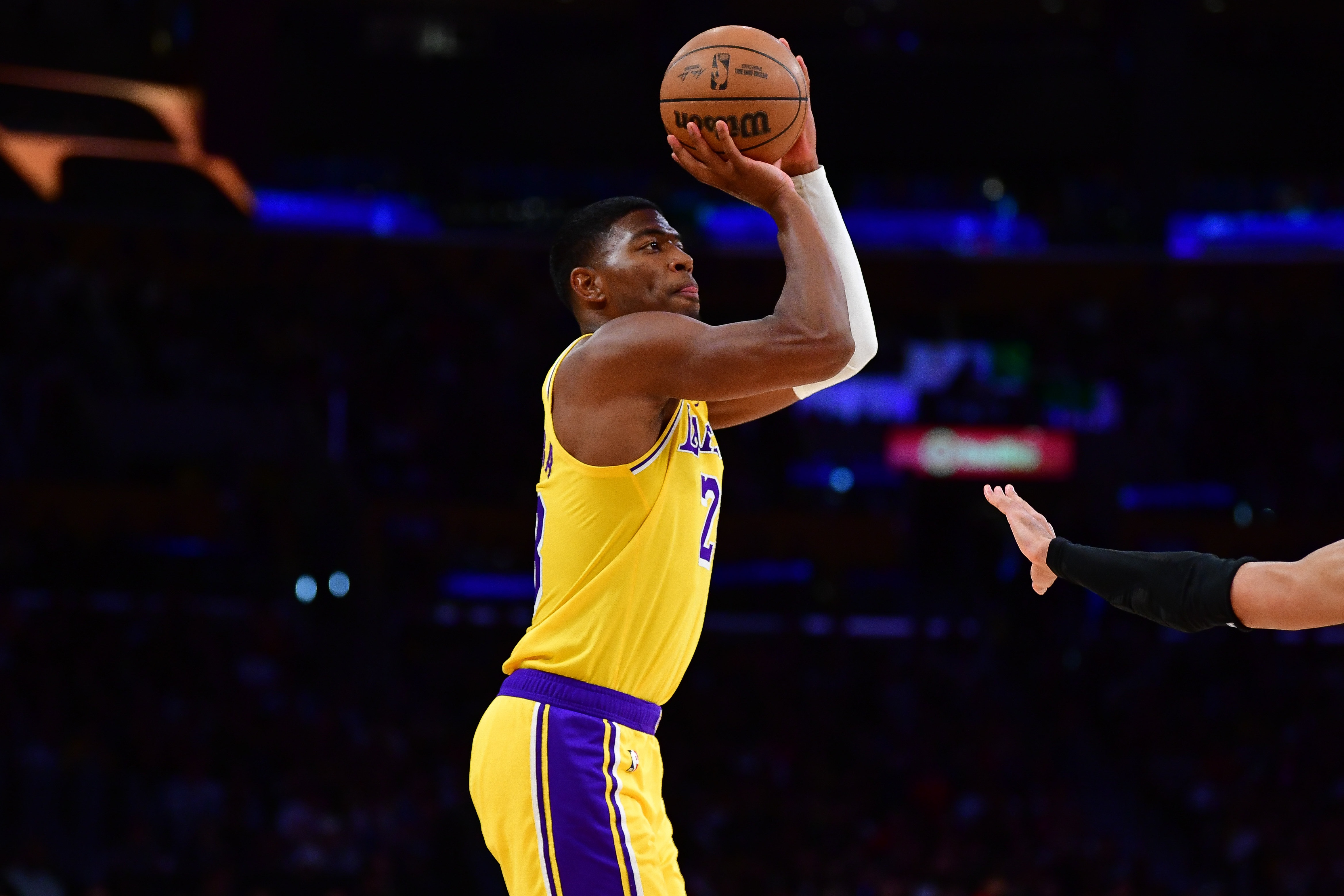 爱游戏数字互动-八村塁：我们上次交手被骑士打爆了 今天成功限制了米切尔和哈登